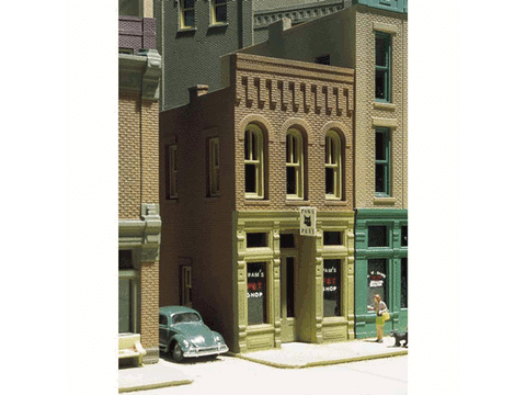 HO Pam's Pet Shop - Woodland Scenics DPM Landmark Structures(R) -- Kit - 2-1/8 x 3" 5.4 x 7.7cm