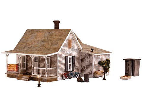 N Old Homestead - Built-&-Ready Landmark Structures(R) -- Assembled - 2-1/32 x 2-29/32" 5.15 x 7.39cm