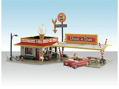 HO Drive n' Dine - Built-&-Ready Landmark Structures(R) -- Assembled - 7-3/4 x 5-1/4" 19.7 x 13.3cm