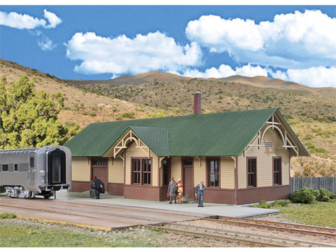 HO Union Pacific(R)-Style Depot -- Kit - 6-1/4 x 7-3/4 x 4-3/4" 15-9/10 x 19-7/10 x 12cm